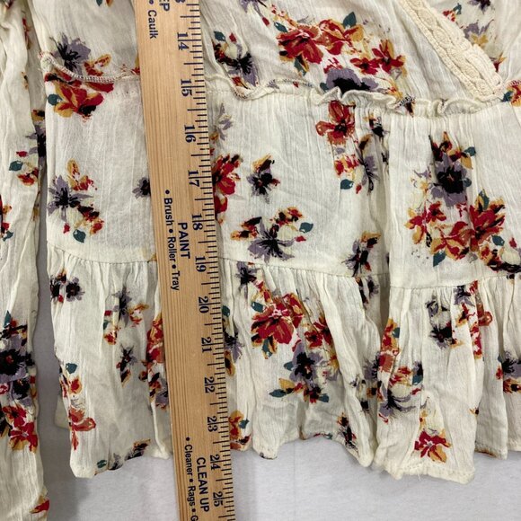 New Daytrip Medium Floral Lace Faux Wrap Cold Shoulder Tiered Baby-doll Boho Top - Picture 8 of 11